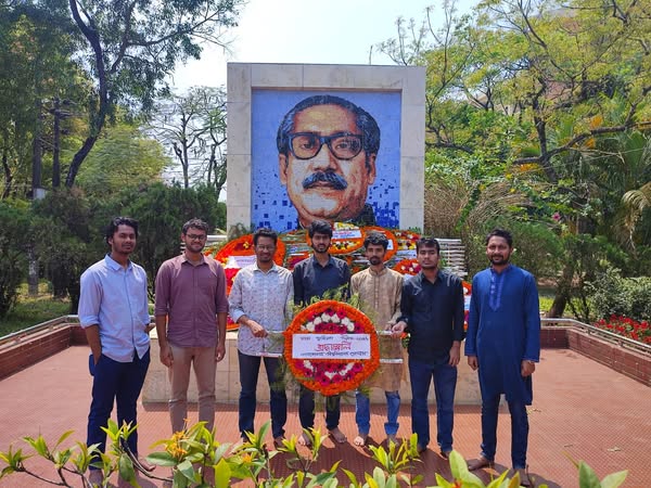 মহান স্বাধীনতা ও জাতীয় দিবস উদযাপন উপলক্ষে বঙ্গবন্ধু শেখ মুজিবুর রহমানের প্রতিকৃতিতে শাহজালাল বিশ্ববিদ্যালয় প্রেসক্লাব'র পুষ্পস্তবক অর্পণ